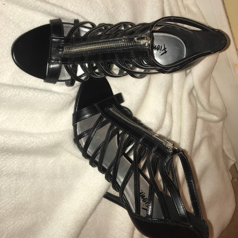 Women’s shoes